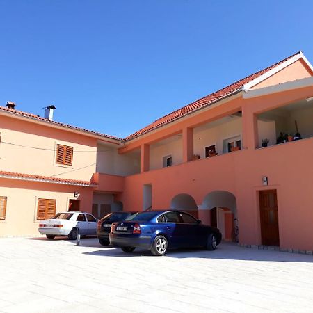 Apartments Leon נין מראה חיצוני תמונה
