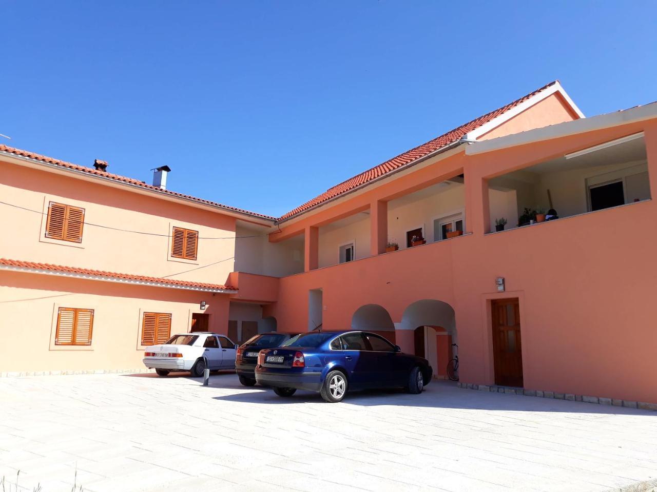 Apartments Leon נין מראה חיצוני תמונה